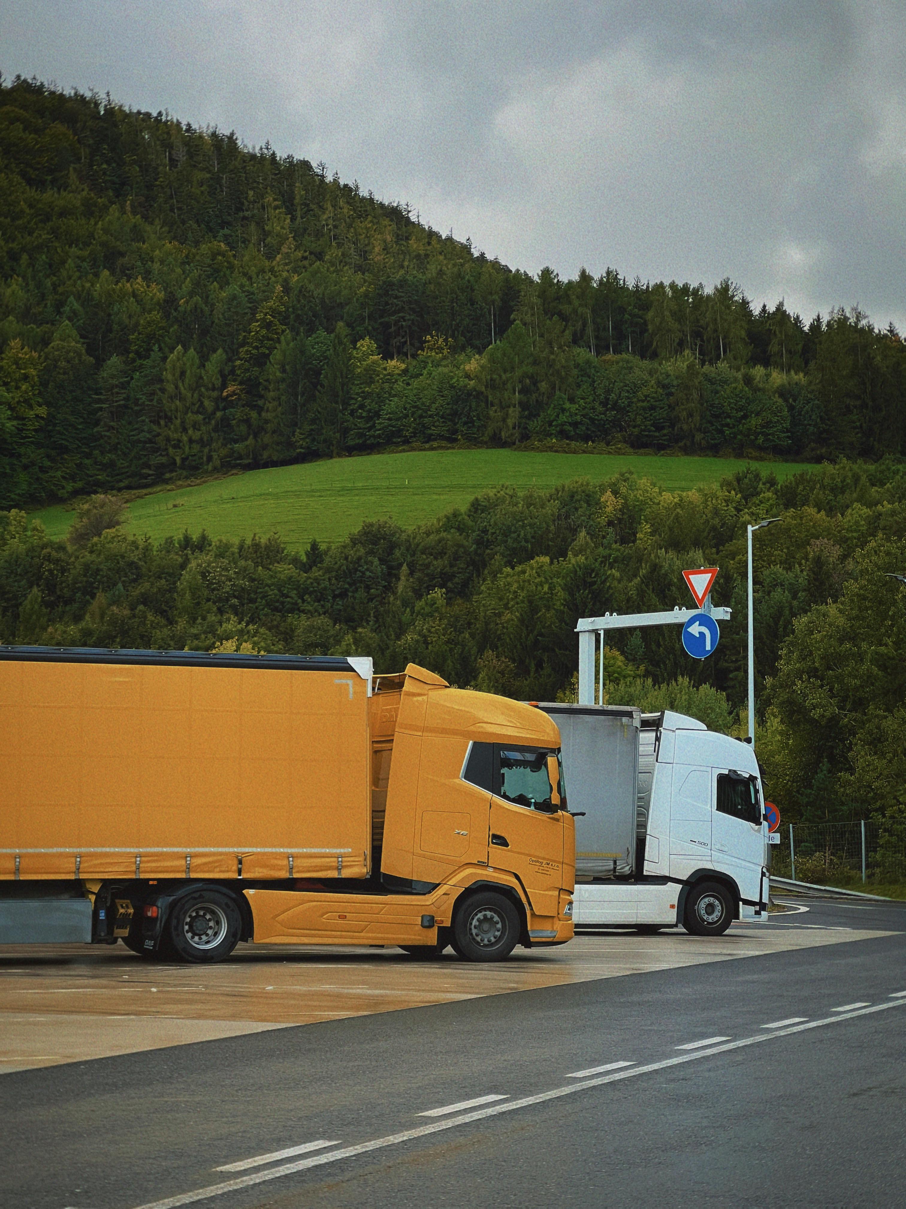 Delivery truck for time-sensitive shipments